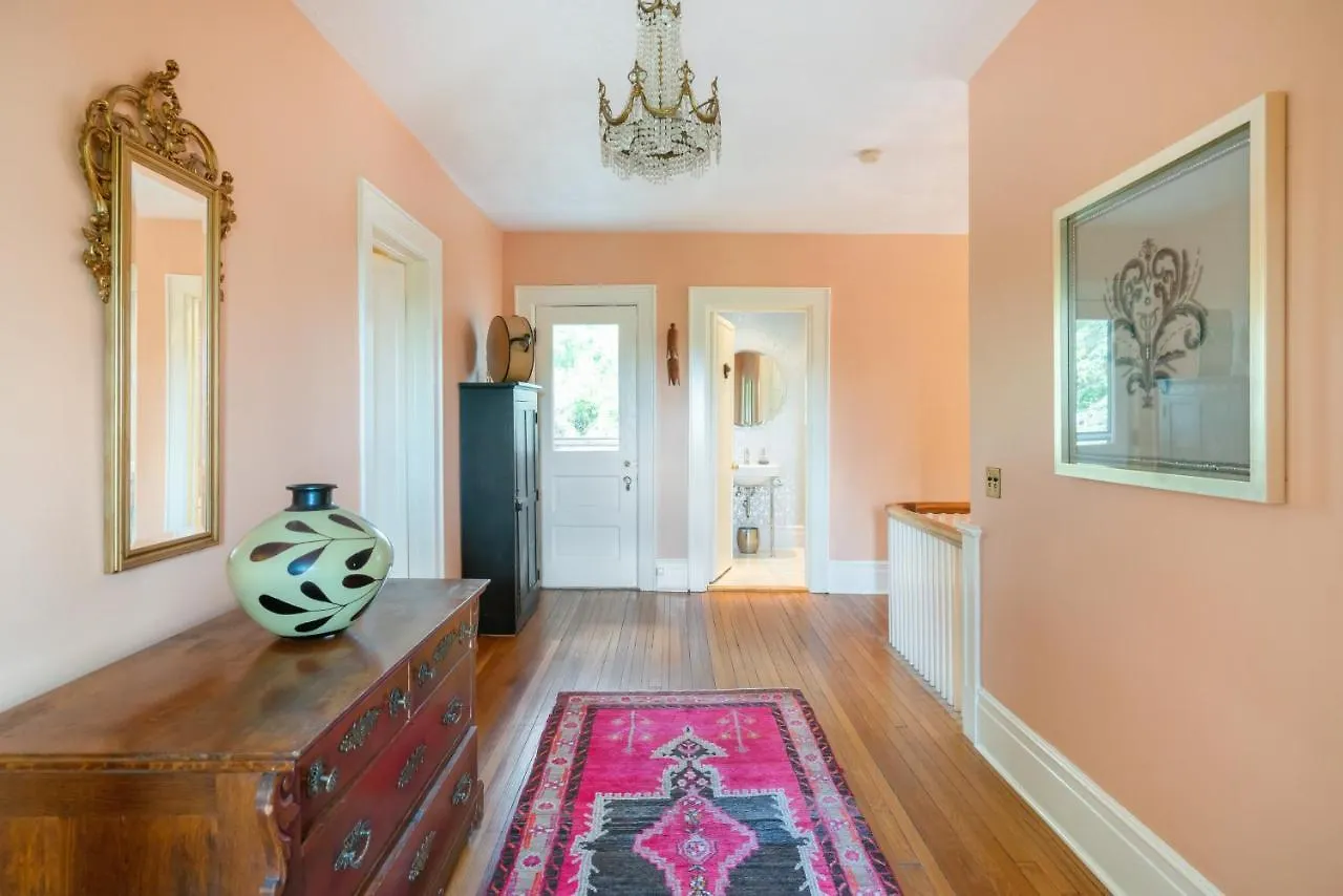 Lion'S Head B&B Niagara Falls Bed & Breakfast